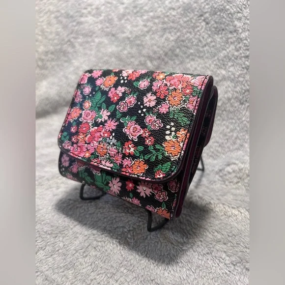 Coach Sierra Posey Cluster Floral Trifold Snap Wallet - Picture 3 of 14